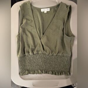 Green cropped tank Sz L